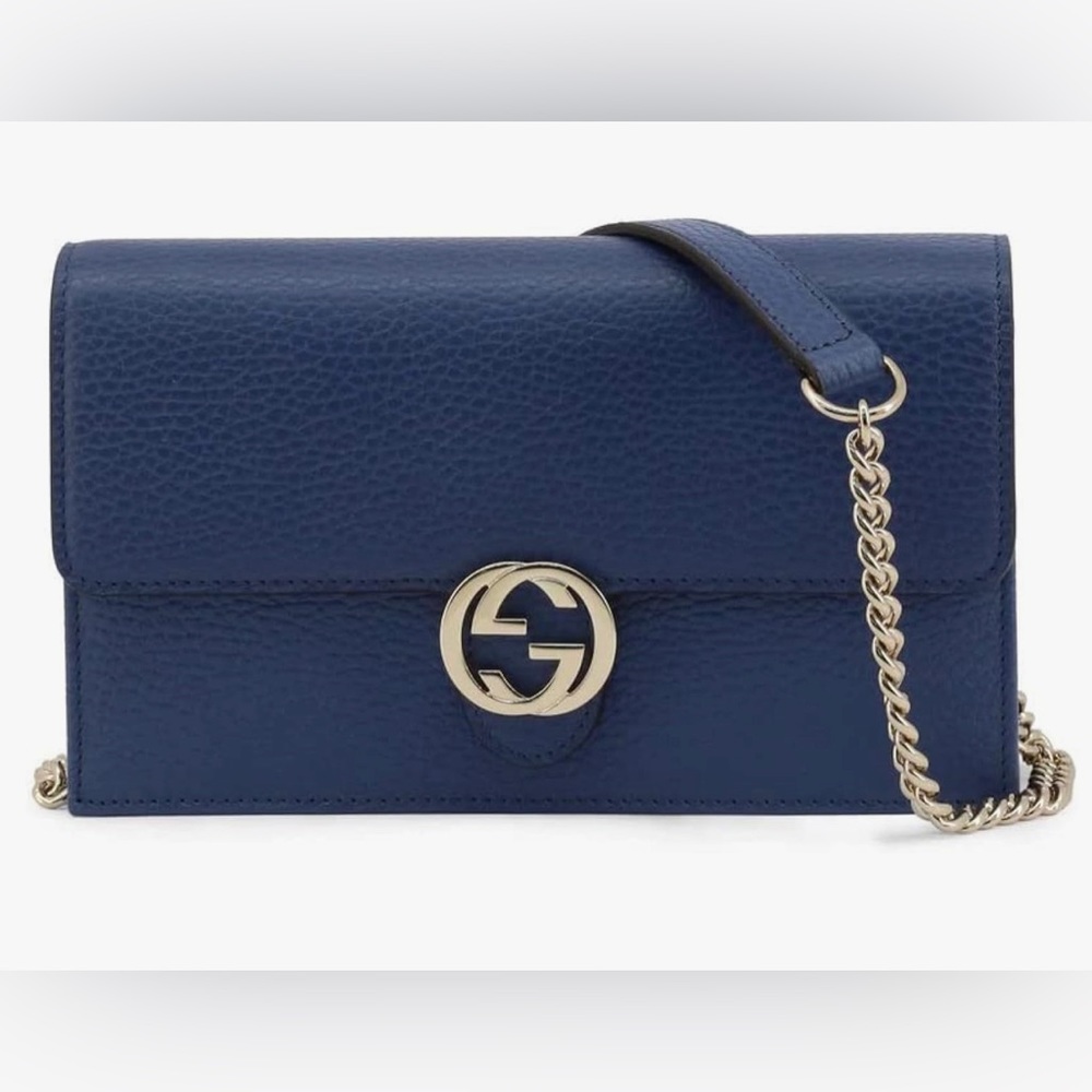 Gucci Ladies Interlocking G Chain Wallet Crossbody Bag. Like new  510314_CA00G